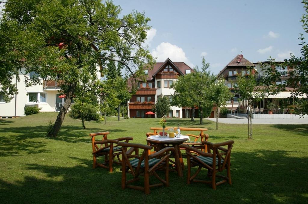 Neubulach Landgasthof Loewen מראה חיצוני תמונה