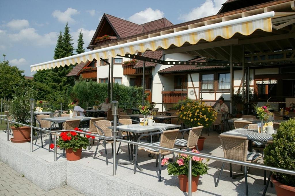 Neubulach Landgasthof Loewen מראה חיצוני תמונה